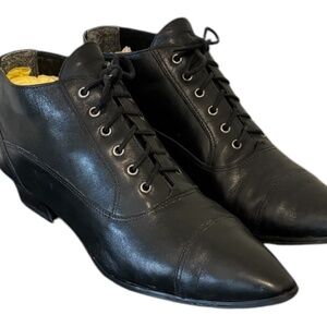 Size 10 Vintage black genuine leather women wedge heel lace up ankle booties.